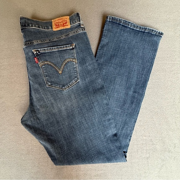 Levi’s Strauss Classic Boot Stretch Women's Blue Jeans size 14 length 30.5 - Picture 9 of 12